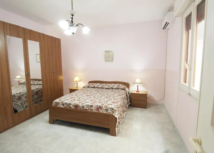 Trilocale Carmela In Centro A - Apulia Feriehus